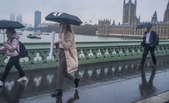 صدور ده‌ها هشدار سیل برای سراسر بریتانیا