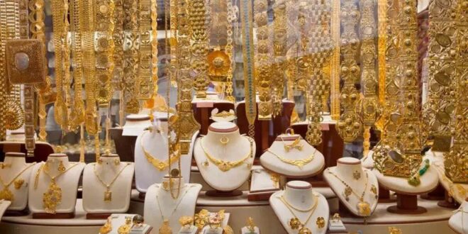 عقب‌نشینی طلا از اوج ۳ هفته‌ای؛ دلار قوی‌تر از ریسک‌های سیاسی