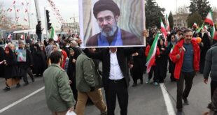 بیعت اعضای انجمن اسلامی دانش‌آموزان با رهبر معظم انقلاب اسلامی