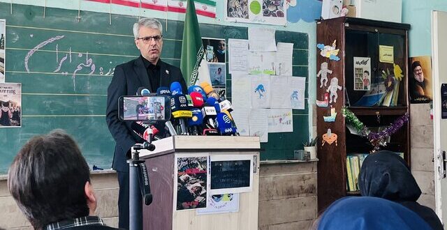همه در ایران متمرکز بر دفاع هستند / در برابر هر تجاوزی ایستادگی می‌کنیم