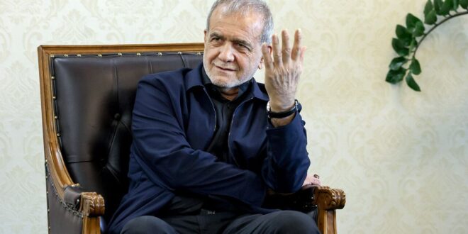 ورزشکاران نماد عِرق ملی و ایستادگی در برابر تهدیدات هستند
