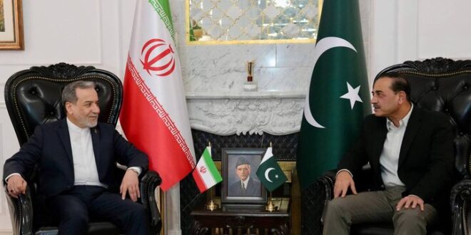 رایزنی عراقچی با فرمانده ارتش پاکستان