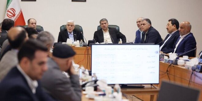 هیچ مسئولی حق اظهارنظر شخصی درباره بنزین ندارد