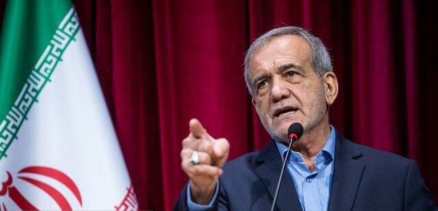 میدان و میز مذاکره را ترک نکرده‌ایم