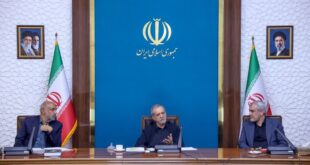 با قدرت در کنار فقرا و محرومان می‌ایستیم