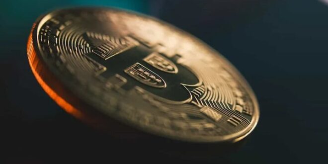 بیت‌کوین در رقابت با طلا و سهام آمریکا پیشتاز می‌شود؟