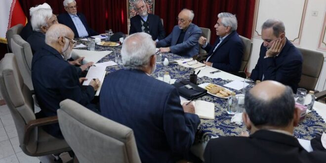 امسال واردات بنزین نخواهیم داشت؛ صرفه‌جویی آن صرف یارانه و کالابرگ می‌شود